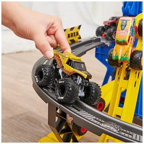 Monster Jam Garage Playset and Storage with Exclusive Grave Digger Monster Truck, Lights & Sounds, Kids Toys for Boys and Girls Ages 4 and Up thumbnail 7