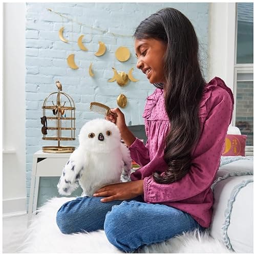 Wizarding World, Enchanting Hedwig Interactive Harry Potter Owl with Over 15 Sounds and Movements and Hogwarts Envelope, Kids Toys for Ages 5 and up thumbnail 9