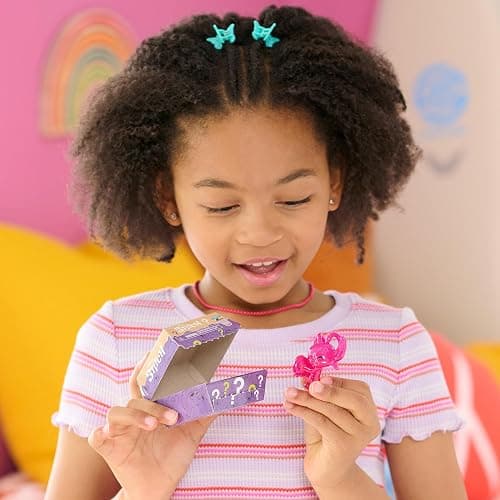 Just Play Stitch Blind Mini Figures 2-Pack, 2-inch Collectible Figurines and 2 Reusable Burger Boxes, Kids Toys for Ages 3 Up thumbnail 3