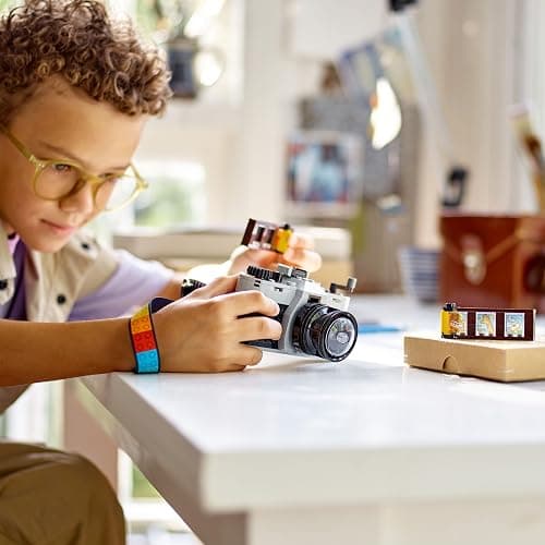 LEGO Creator 3in1 Retro Camera Toy to Video Camera to TV Set, Kids' Desk Decoration or Bedroom Accessories, Photography Gifts for Girls and Boys Aged 8 Plus Years Old Who Enjoy Creative Play 31147 thumbnail 2