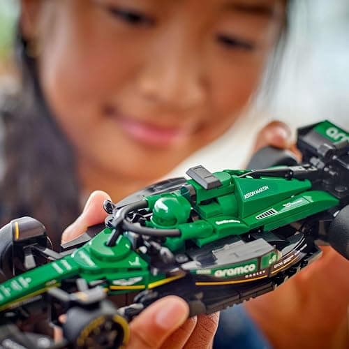 LEGO Speed Champions Voiture F1 Aston Martin Aramco AMR24 - Jeu de Construction avec Voiture de Course - Minifigurine Collector de Pilote de Formule 1 - Cadeau pour garçons et Filles dès 10 Ans 77245 thumbnail 4