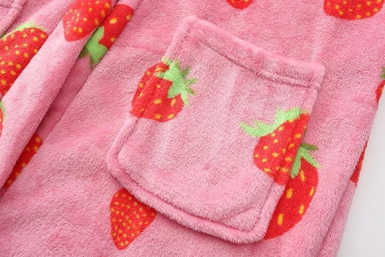 FunnyPaja Girls Soft Fleece Robes Plush Hooded Bathrobes Sleepwear for Kids 2-16 Years thumbnail 4