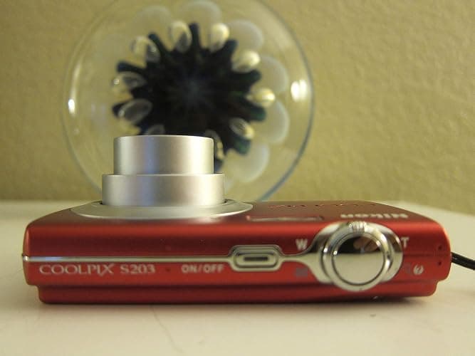 Nikon Coolpix S203 Digital Camera (Red) thumbnail 6