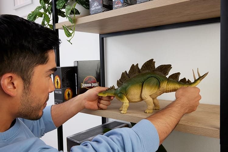Mattel Jurassic World Hammond Collection Action Figure, Lost World Jurassic Park Stegosaurus, Carnivore Large Dinosaur Toy, Posable Wired Tail thumbnail 2