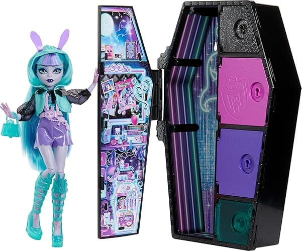 Monster High Skulltimate Secrets Neon Frights Doll & Accessories, Twyla with Dress-Up Locker & 19+ Surprises thumbnail 2