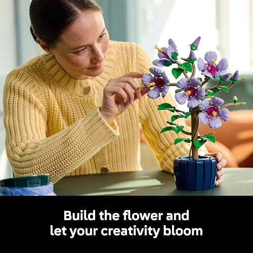 LEGO Botanicals Hibiscus Flower Set 10372 thumbnail 9