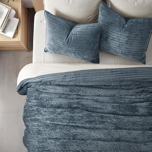 EVERGRACE Velvet Quilt Set King Size, Luxurious Soft Striped Channel Bedding Set, Lightweight Velvet Comforter for All Season, Oversized Bedspread Coverlet with 2 Matching Shams, Stormy Blue thumbnail 3