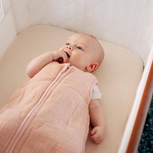 KUNU Beistellbett Spannbettlaken aus Bio-Musselin - 100% Baumwolle – Weiche Premium-Qualität, passgenau für KUNU Beistellbett, universell passend, Bettlaken & Matratzenschoner – Geschenk zur Geburt thumbnail 4