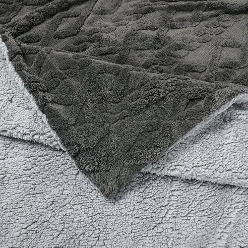 Pagnanno. - Sherpa Teddy Fleece Blanket - Fluffy Double Layered Bed and Sofa Throw - Thick, Warm & Extra Soft - For Families, landlords and Couples (Grey, Double (150x200cm)) thumbnail 5