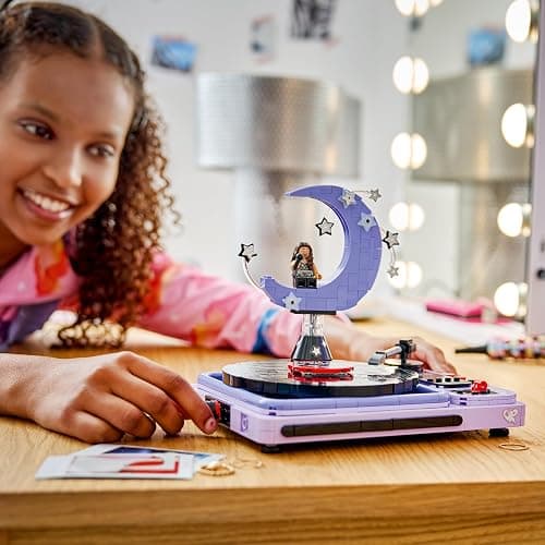 LEGO Editions Olivia Rodrigos Konzertmond - Spielzeug Plattenspieler, Schallplatte & Minifigur - Musik Deko für den Nachttisch - Geschenk für Teenager Mädchen ab 14 Jahren & Fans - 43029 thumbnail 2