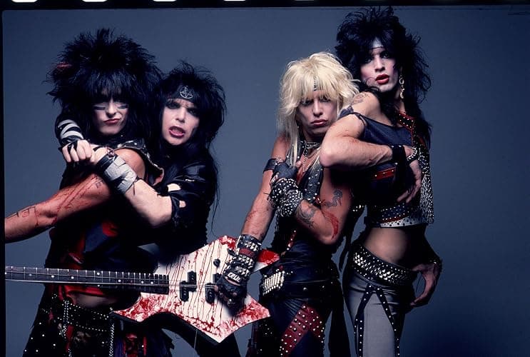The Dirt: Confessions of the World's Most Notorious Rock Band thumbnail 4