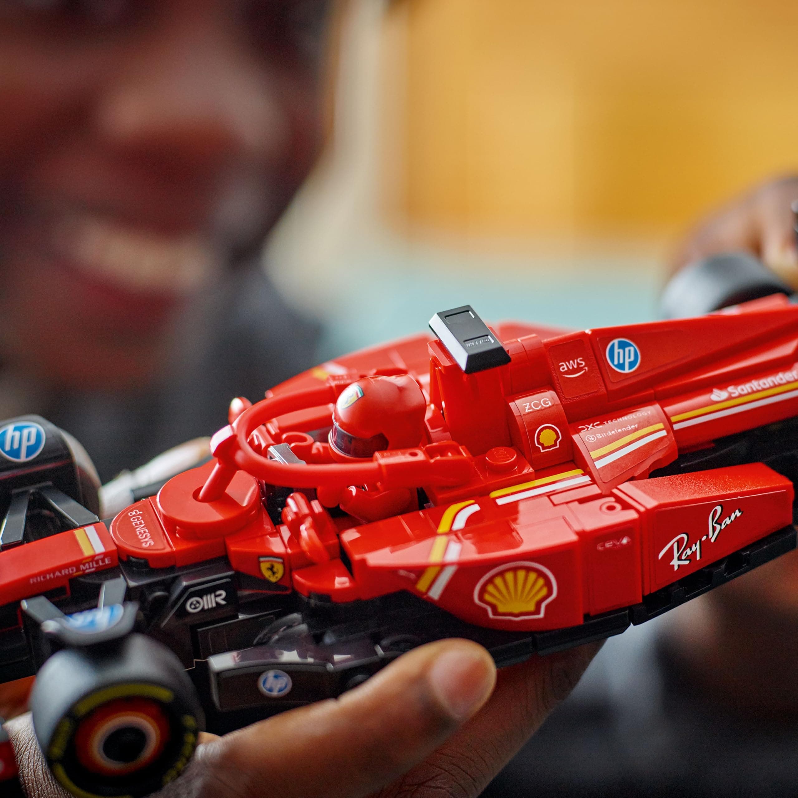 LEGO Speed Champions Auto de Carreras Ferrari SF-24 F1 Set con vehículo de Juguete y piloto, Modelo construible, Juego con 1 minifigura, Regalo Coleccionable para niños 77242 thumbnail 5