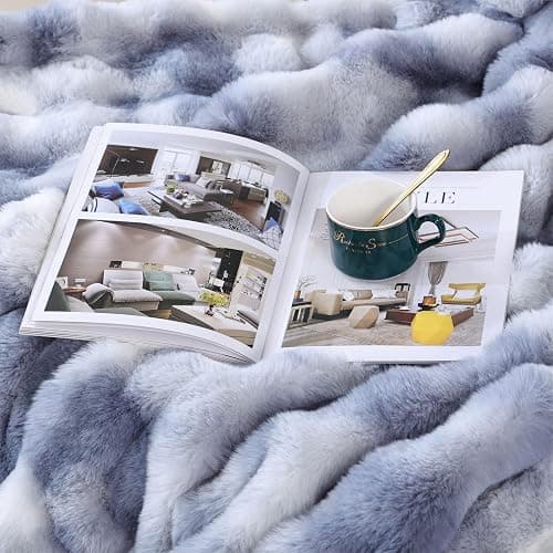 ORINOVA Tie-dye Blue Soft Comfy Throw Blanket for Couch Bedroom Faux Fur 50x60 Fluffy Blanket for Living Room Furry Bed Comforter Cozy Home Decor Gifts 860 GSM thumbnail 9