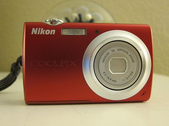 Nikon Coolpix S203 Digital Camera (Red) - Image 1