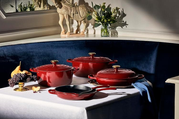 Le Creuset Enameled Cast Iron Signature Round Dutch Oven, 5.5 qt., Garnet thumbnail 2
