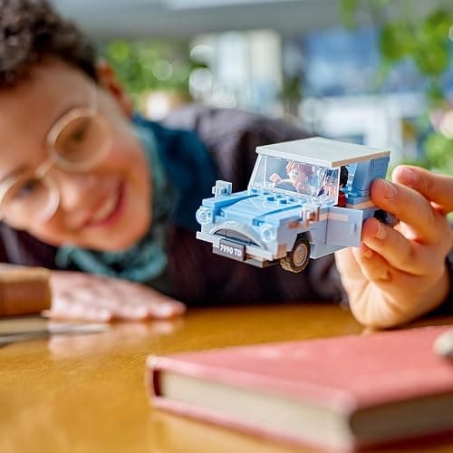 LEGO Harry Potter Flying Ford Anglia Car Toy for 7 Plus Year Old Kids, Boys & Girls, Buildable Model with Ron Weasley Character Minifigure and Hedwig the Owl Figure, Wizarding World Gifts 76424 thumbnail 2