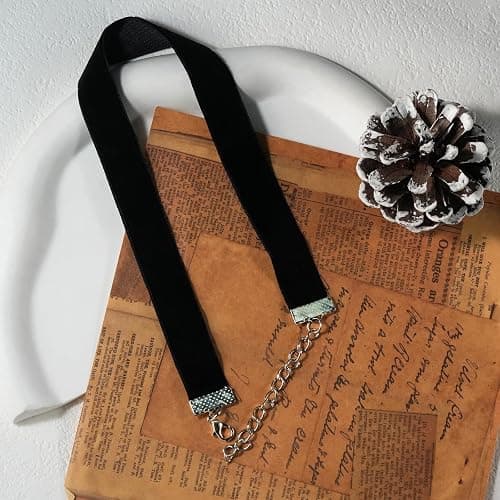 Palotay Black Choker Necklace Set Velvet Lace Choker Daisy Gothic Punk Classic Choker thumbnail 7