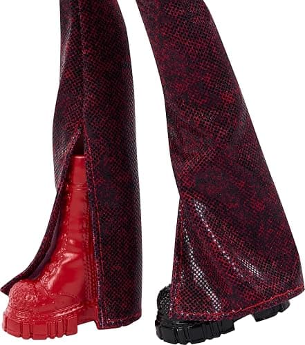 Mattel Disney Descendants: Wicked Wonderland Singing Red Doll with Movie-Inspired Clothes, Sings “Perfect Princess” in English thumbnail 5