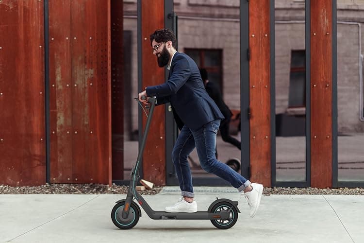Odys Alpha X5 Faltbarer E-Scooter mit Straßenzulassung & Appanbindung (max 20 km/h, bis zu 50km Reichweite & bis max 119kg Gesamtgewicht, 10" Luftreifen, duales Bremssystem, LED-Farbdisplay, schwarz) thumbnail 16