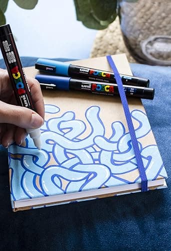POSCA PC3M, 3 Marqueurs peinture base eau - Tout Support - Blanc | Uni Mitsubishi Pencil - Pointe fine conique 0,9-1,3mm. Couleurs couvrantes, permanentes sur surfaces poreuses thumbnail 4