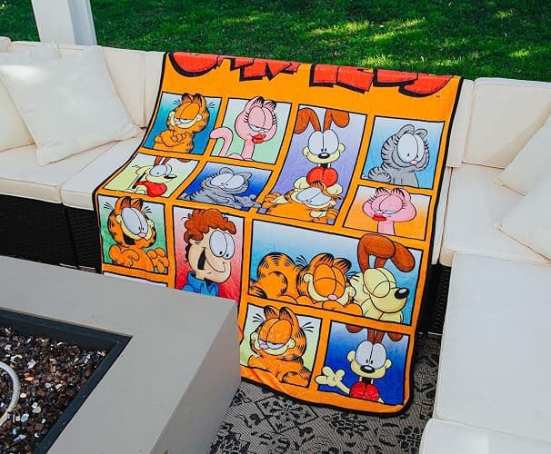 Surreal Entertainment Garfield and Friends Fleece Throw Blanket | Soft Polyester Cover for Sofa, Bed | 45 x 60 Inches thumbnail 8
