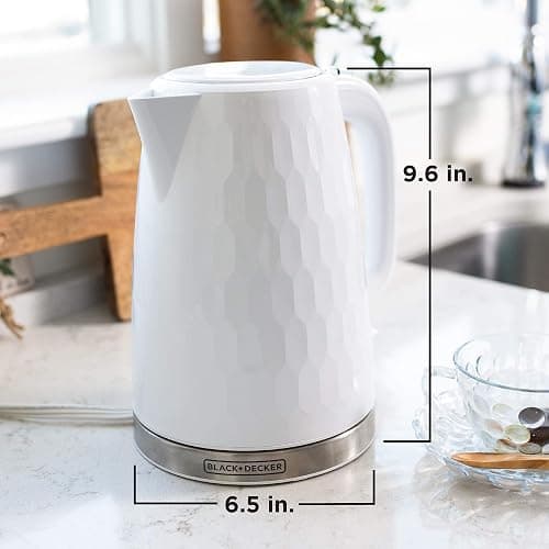 BLACK+DECKER Honeycomb Collection Rapid Boil 1.7L Electric Cordless Kettle with Premium Textured Finish, White, KE1560W thumbnail 3