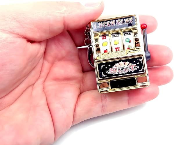 MAGIKON Mini Slot Machine Toy, Funny Lucky Slot Machine Bank with Spinning Reel and Keychain, Nice as Creative Festival Present Birthday Cake Decoration thumbnail 4