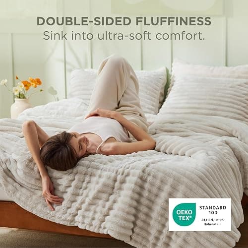 Bedsure Fluffy Comforter Set Full Size - Super Soft Faux Fur Bed Set Linen, Warm Plush Fleece Winter Bedding, 3 Pieces, 1 Shaggy Fuzzy All Seasons Full Size Comforter with 2 Pillowcases thumbnail 3