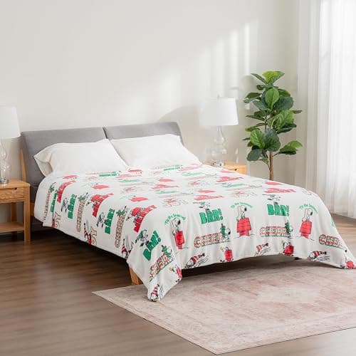 Berkshire Blanket Peanuts® VelvetLoft® Cute Character Snoopy Plush Blanket,Christmas Snowy Scene,Twin 60 in x 90 in (Official Peanuts® Product) thumbnail 6