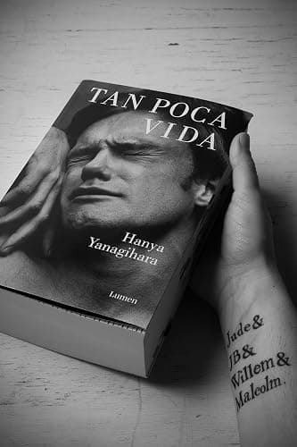 Tan poca vida / A Little Life (Spanish Edition) thumbnail 4
