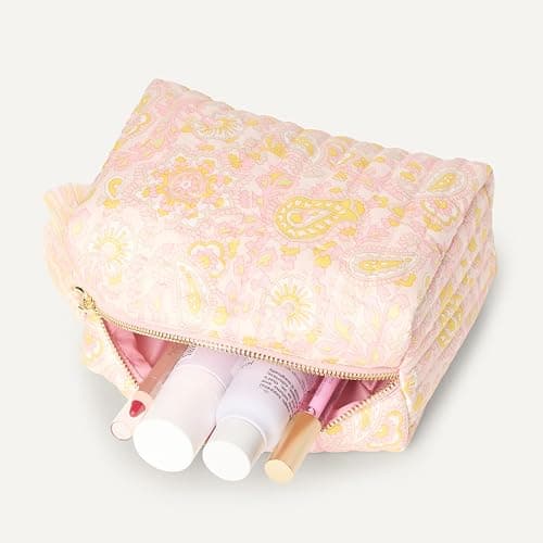 Amazon Essentials x Sofia Grainge Women's Quilted Makeup Toiletry Bag thumbnail 3