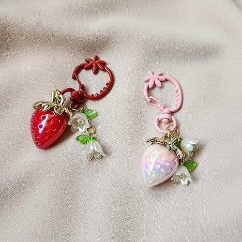 Agromusk Cute Strawberry Keychain,Bag Charms,Kawaii Heart Flower Daisy Key chains Accessories Decor for Girls Purse Gift thumbnail 6