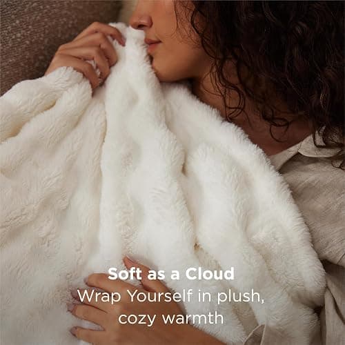 Bedsure 3D Fleece Bubble Blanket for Couch - GentleSoft Cute White Throw Blanket for Sofa Bed Room Decor - Luxury Soft Cozy Cloud Blanket Mothers Gifts for Women, Lightweight, Off White, 50"×60" thumbnail 4