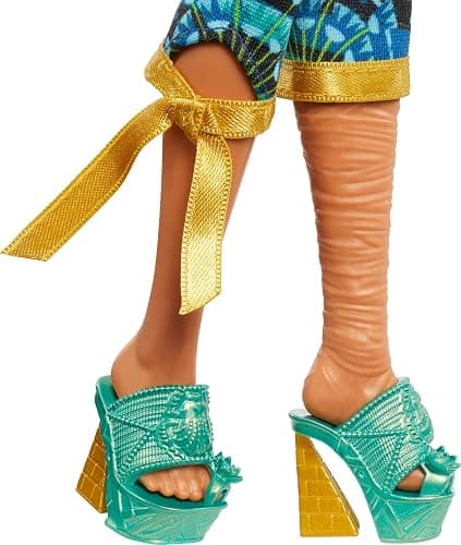 Monster High Cleo De Nile Poupée avec tenue glamour pour le Monster Fest et accessoires sur le thème du festival comme des en-cas, une affiche de groupe, un sac tendance et bien plus encore, HXH81 thumbnail 4