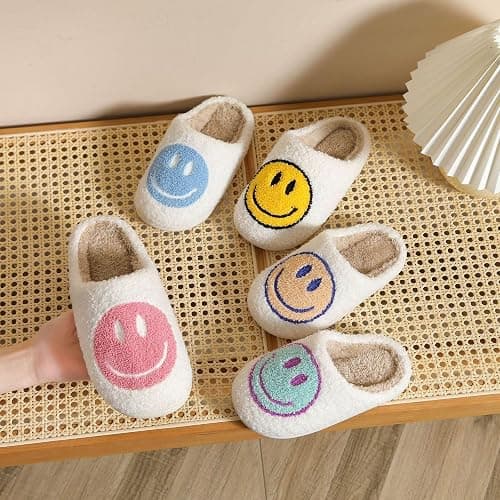 Cute Smile Face Kids' Plush Happy Face Slippers - Non-Slip, Warm, Indoor/Outdoor thumbnail 5