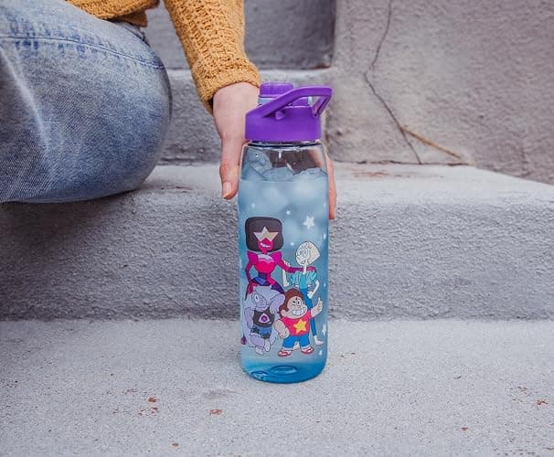 Silver Buffalo Steven Universe Featuring Garnet, Pearl, and Amethyst Water Bottle with Screw-On Lid, 28 Ounces thumbnail 2