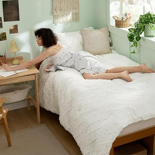 Bedsure Twin XL Comforter Set - Ivory Comforter, Boho Tufted Distressed Vintage Bedding for Kids, 2 Pieces Farmhouse-Style Bed Set for All Seasons, Fluffy Soft Bedding with 1 Pillow Sham thumbnail 5
