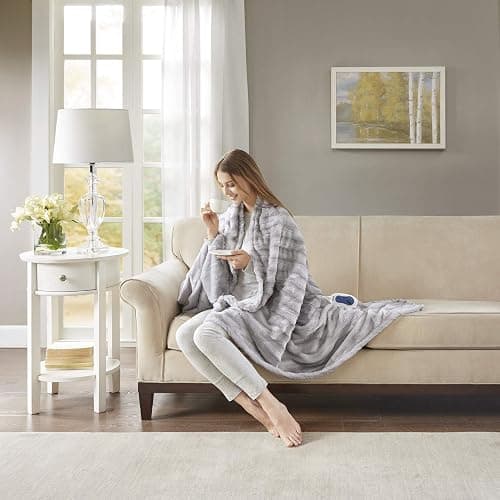 Beautyrest Duke Blanket Luxury Oversize Electric Throw Premium Soft Cozy Brushed Long Faux Fur for Bed, Couch with 3 Heat Setting Controller, Auto Shut-Off Function, Grey, 50 in x 70 in thumbnail 4
