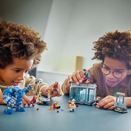 LEGO | Marvel Laboratorio di Iron Man: Sala delle Armature - Giocattolo per Fan dei Supereroi con Mech e 5 Minifigure come Aldrich Killian e Robot Dum-E - Regalo Avengers per Bambini da 8 Anni 76315 thumbnail 2
