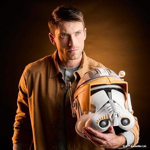 STAR WARS The Black Series Clone Commander Cody, Revenge of the Sith Premium Electronic Roleplay Helmet for Ages 14 and Up (Amazon Exclusive) thumbnail 9