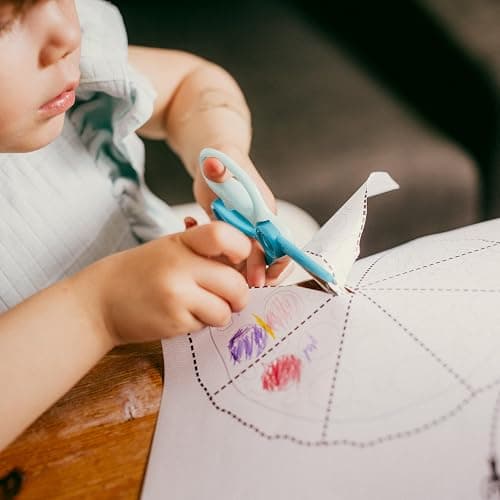 Fiskars Cut & Learn Kids Activity Book and Training Scissors - Gifts for Kids - Ages 3+ - Ages 3+ thumbnail 9