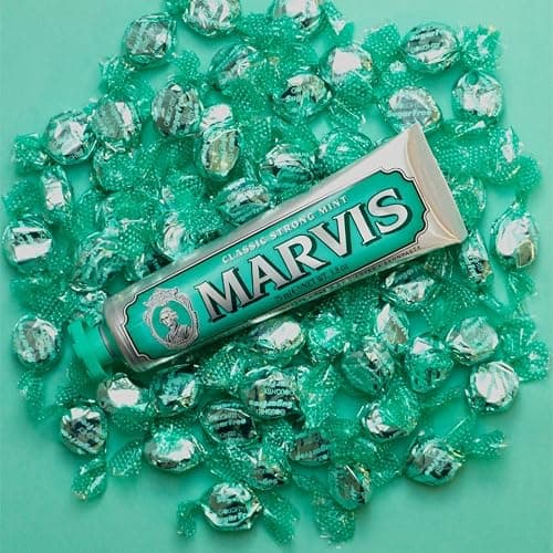 Marvis Classic Strong Mint Toothpaste thumbnail 4