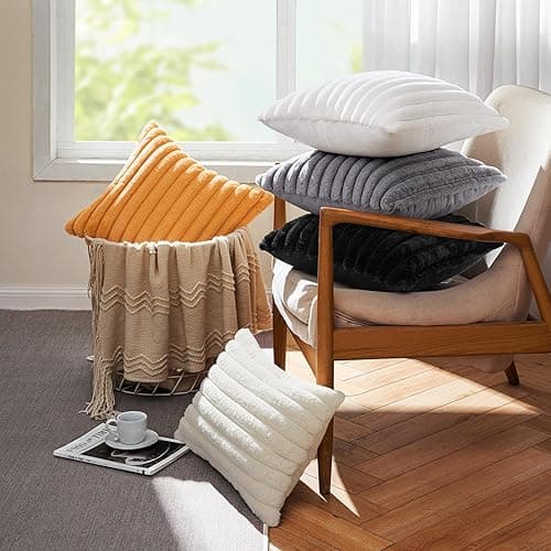 MIULEE Plüsch Kissenbezug 40x40 Weihnachten Deko Flauschige Kissenbezüge Kunstpelz Fell Sofakissen Flauschig Dekokissen Kissenhülle für Wohnzimmer Schlafzimmer Sofa Kuschelkissen Weiß 2er Set thumbnail 5