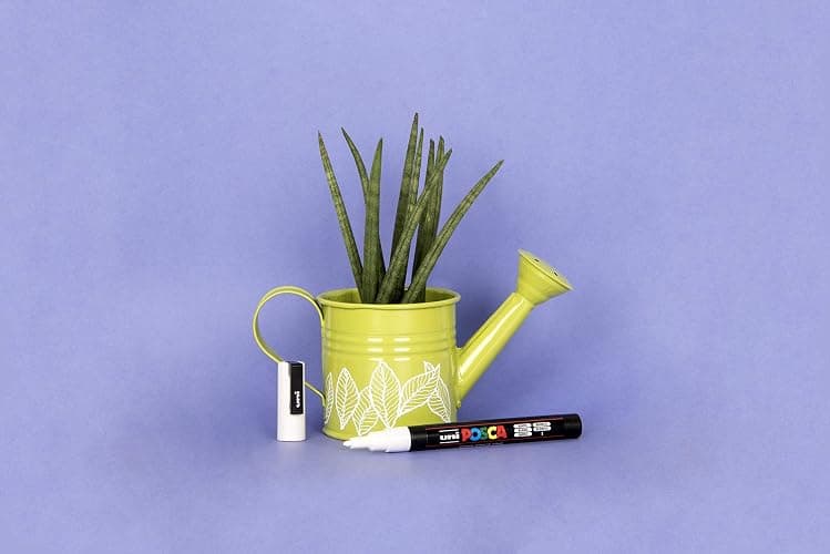POSCA PC3M, 3 Marqueurs peinture base eau - Tout Support - Blanc | Uni Mitsubishi Pencil - Pointe fine conique 0,9-1,3mm. Couleurs couvrantes, permanentes sur surfaces poreuses thumbnail 5