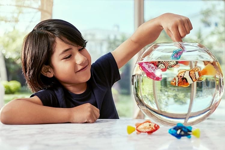 Robo Alive Robo Fish Robotic Swimming Fish (Pink + Golden) by ZURU Water Activated, Changes Color, Comes with Batteries, Amazon Exclusive (2 Pack) Series 3 thumbnail 6