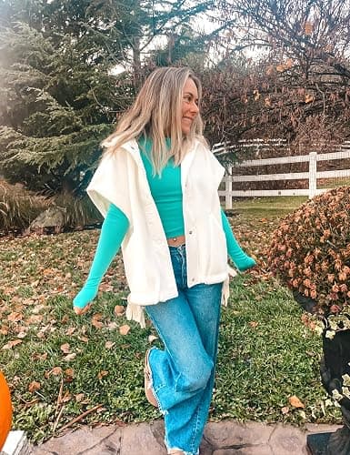 APAFES Women Oversized Fleece Vest Winter Warm Stand Collar Flysleeve Fuzzy Jackets Outerwear Coat with Pockets thumbnail 3