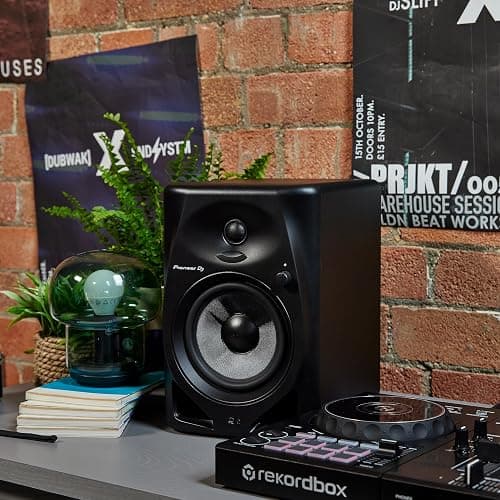 Pioneer DJ DM-50D Active 5-inch Desktop Monitor Speaker, Black thumbnail 25
