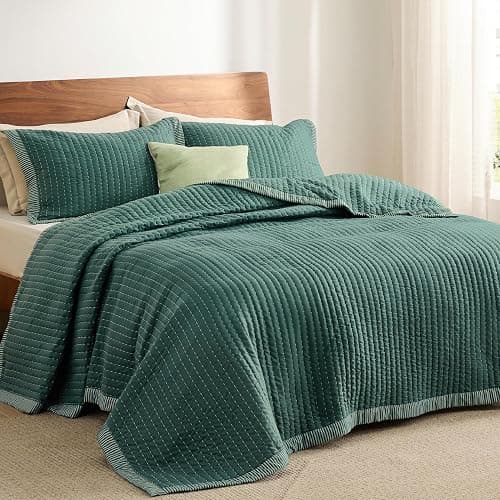 Bedsure Dark Green Quilts King Size - King Quilt Bedding Set Bedspread Coverlet, Lightweight Corduroy Pattern Bedspread, 3-Piece Set with 106"x96" Coverlet & 2 Pillow Shams, All-Season Soft Microfiber thumbnail 2
