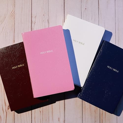 NKJV, Gift and Award Bible, Leather-Look, White, Red Letter, Comfort Print: Holy Bible, New King James Version thumbnail 14