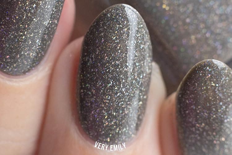ILNP Alexander – Khaki Olive Green Holographic Nail Polish, Neutral Earth Tone, Chip Resistant Manicure, Non-Toxic Nail Lacquer, Vegan, Cruelty Free, 12ml thumbnail 8